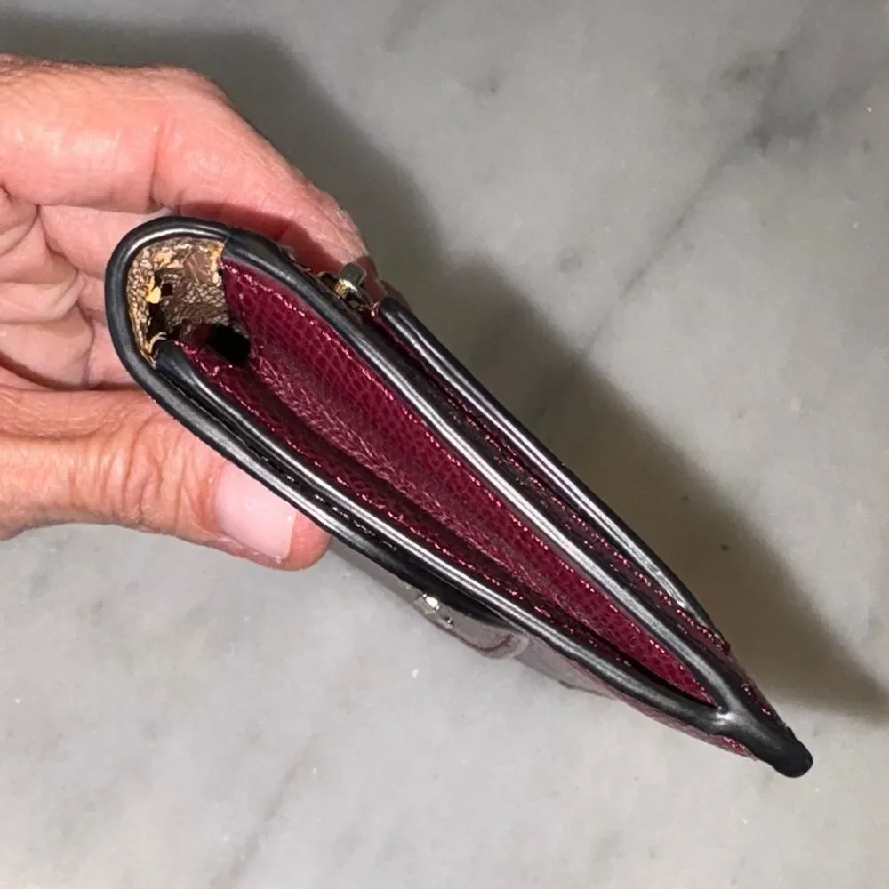 Coach Wallet Leather Cross Grained Full Sized Envelope Style Full Sized Wallet